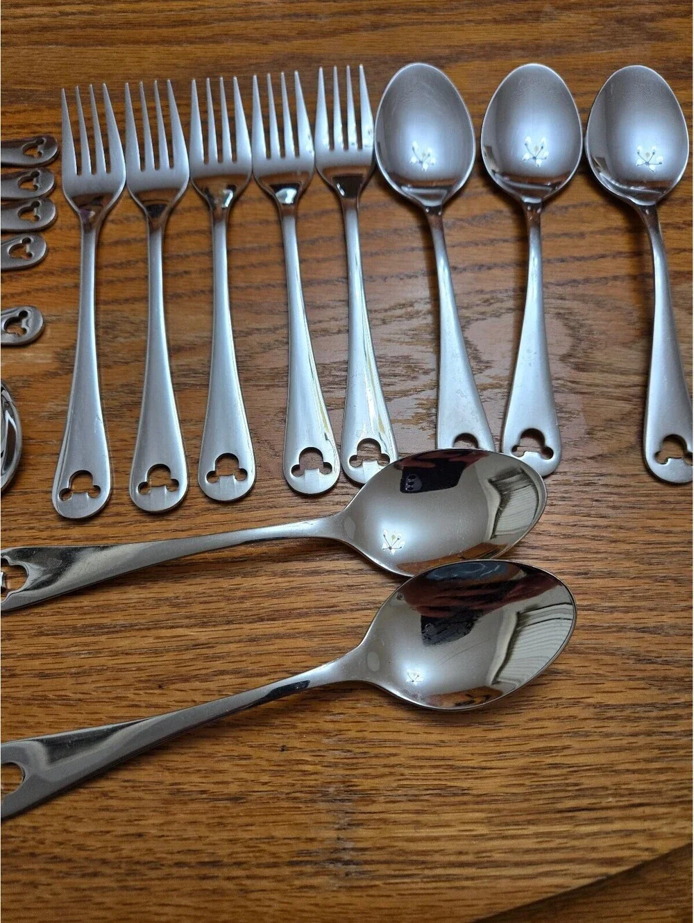 Disney Parks Mickey Mouse Icon 25 Piece Stainless Steel Silverware Set